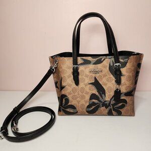 NWT Coach Mollie Tote Bag 25 In Signature Canvas With Bow Print CZ767